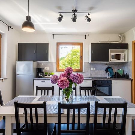 אופטיה Downtown Apartment Helena מראה חיצוני תמונה
