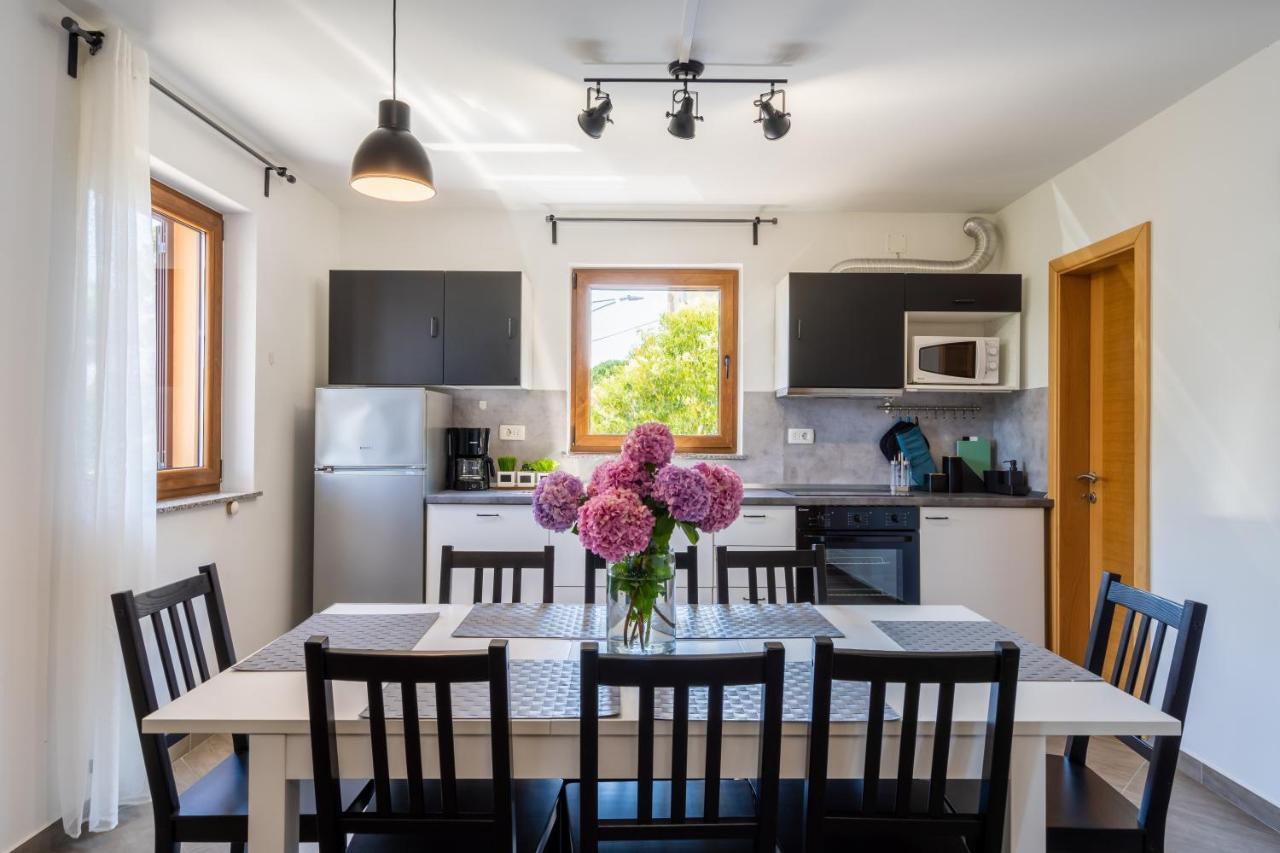 אופטיה Downtown Apartment Helena מראה חיצוני תמונה