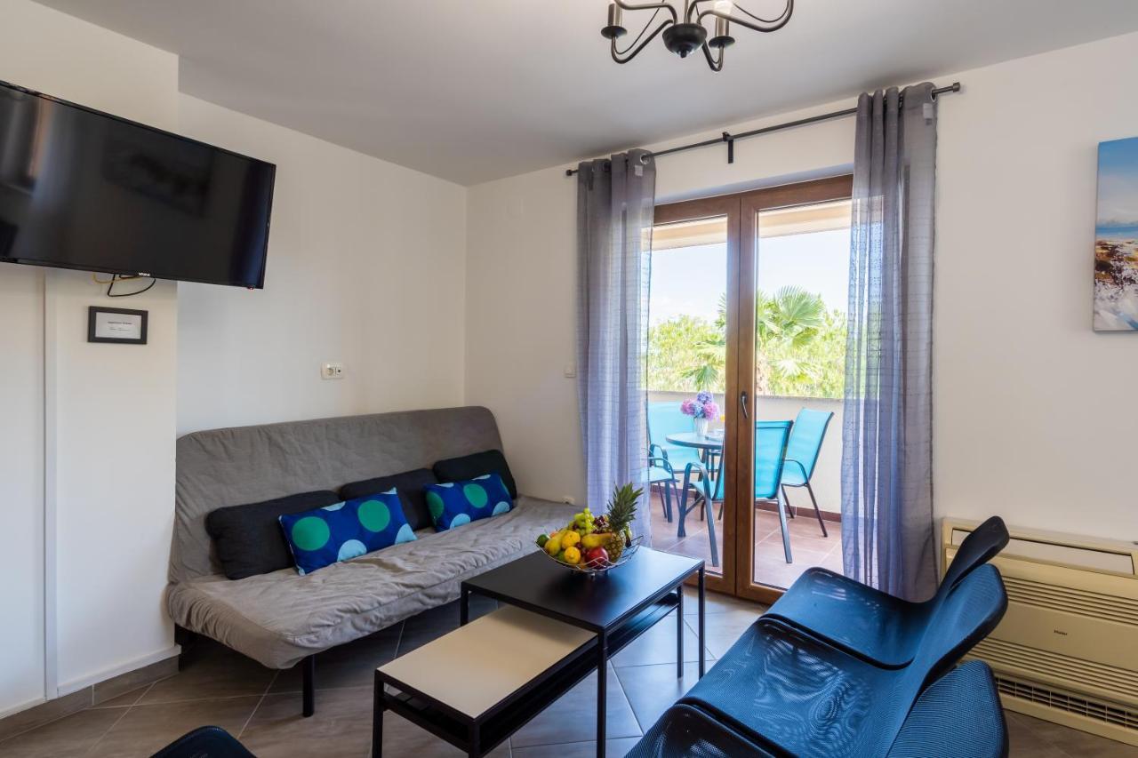 אופטיה Downtown Apartment Helena מראה חיצוני תמונה