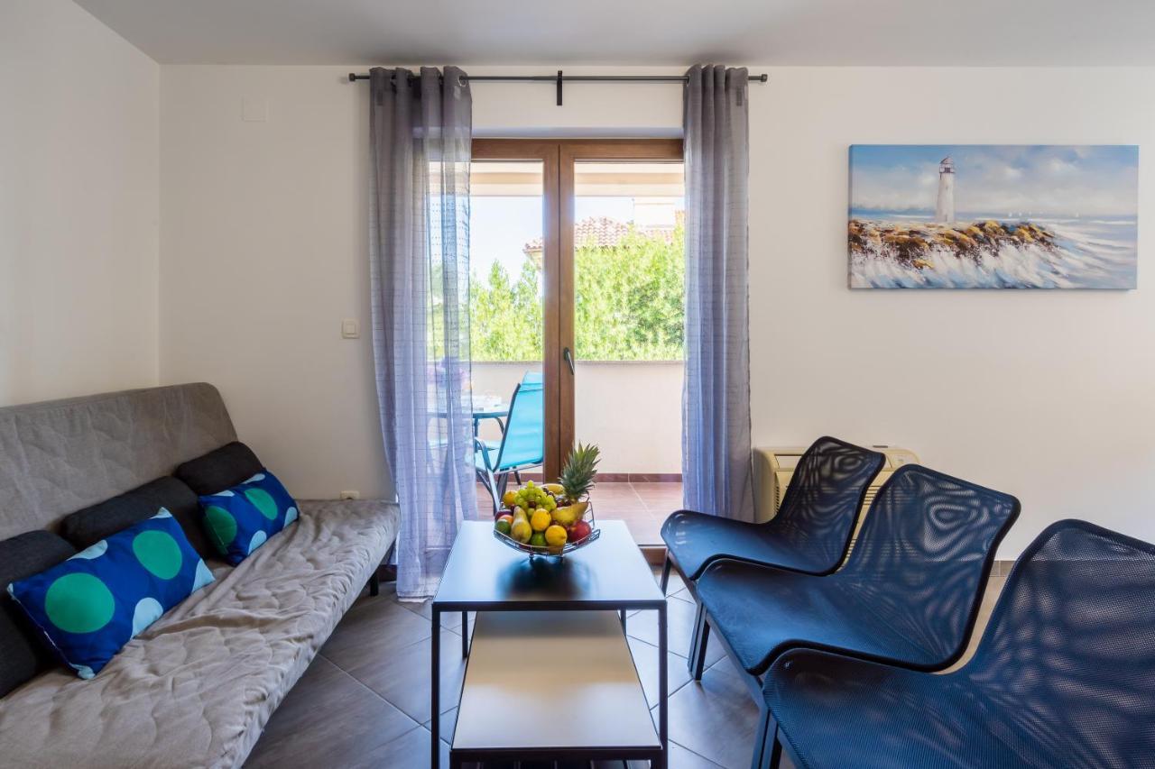 אופטיה Downtown Apartment Helena מראה חיצוני תמונה