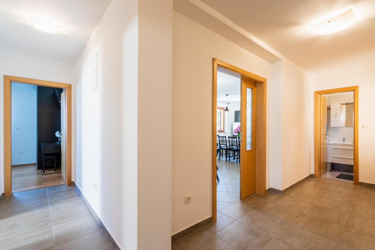 אופטיה Downtown Apartment Helena מראה חיצוני תמונה