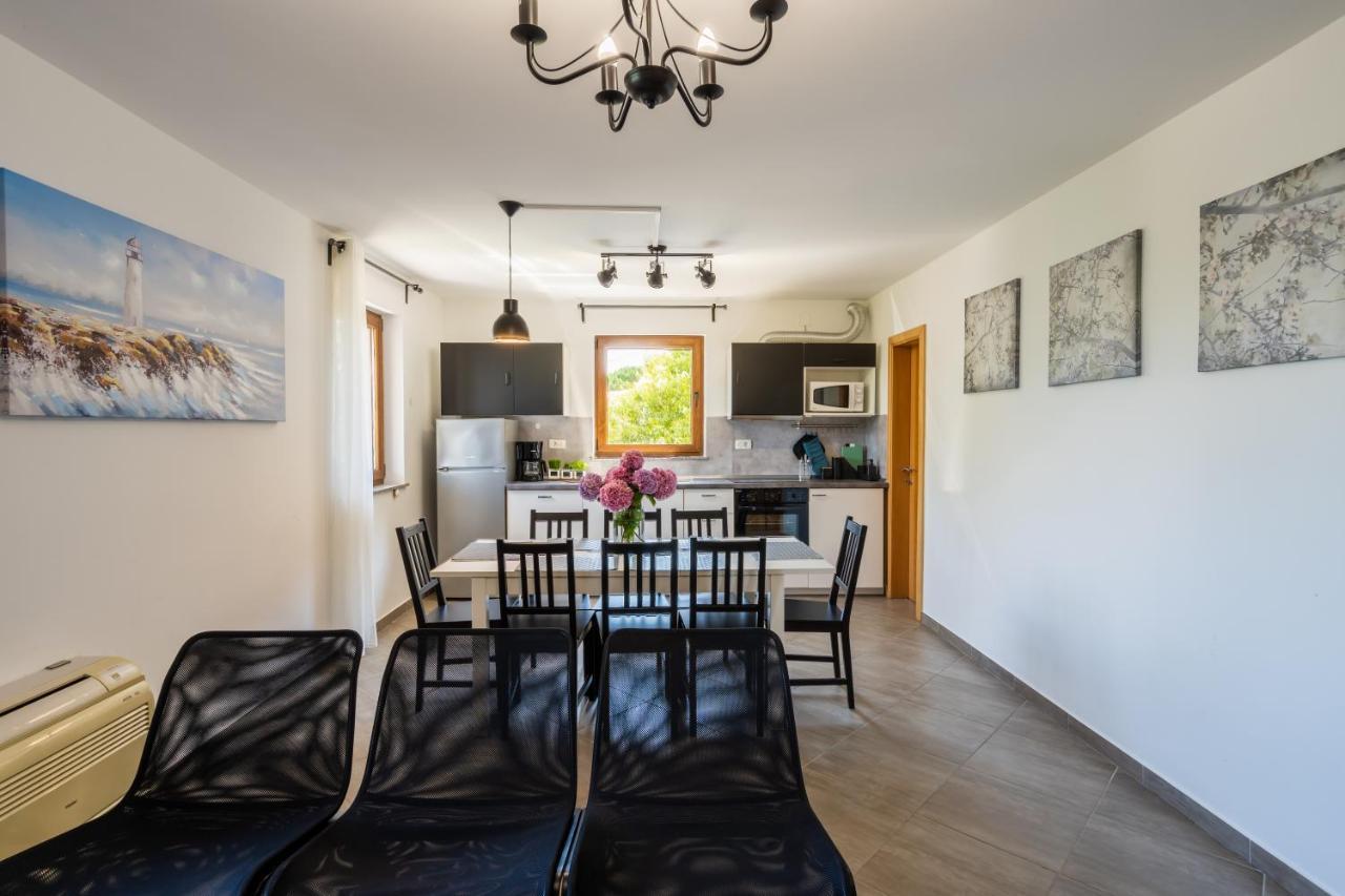 אופטיה Downtown Apartment Helena מראה חיצוני תמונה