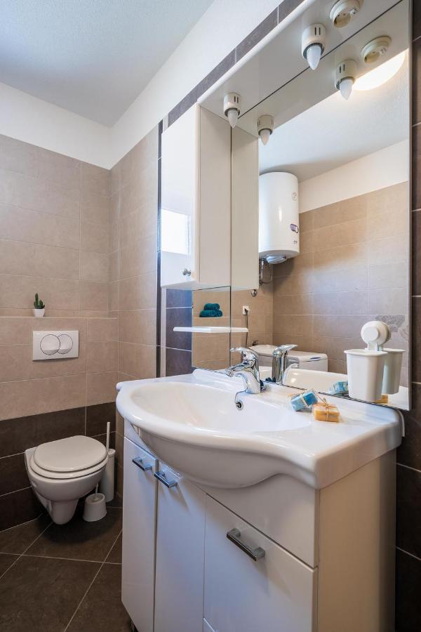 אופטיה Downtown Apartment Helena מראה חיצוני תמונה
